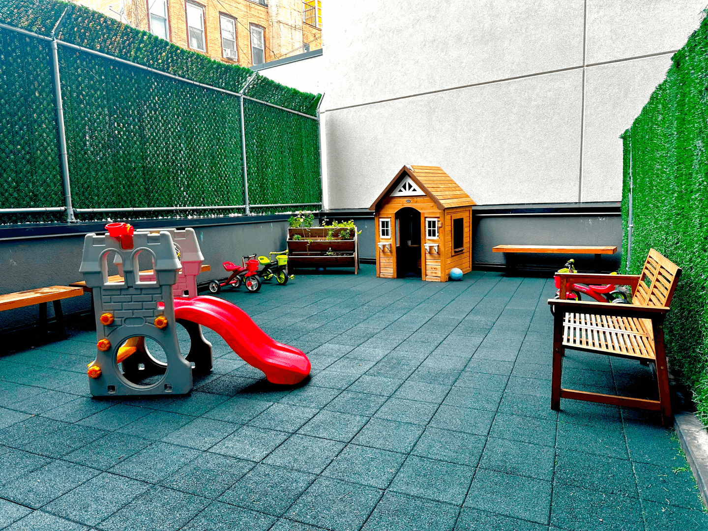 Private outdoor space at Kinder Prep Williamsburg — photo 3